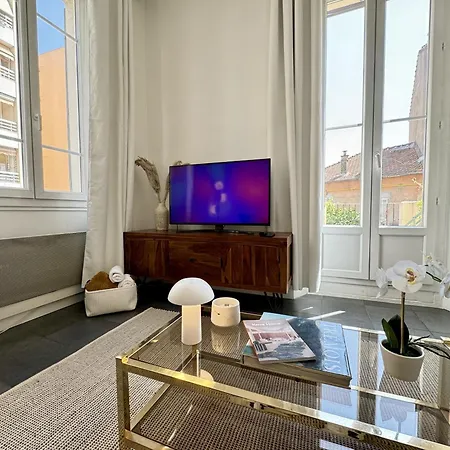Apartment Appt Spacieux Et Moderne Volta *